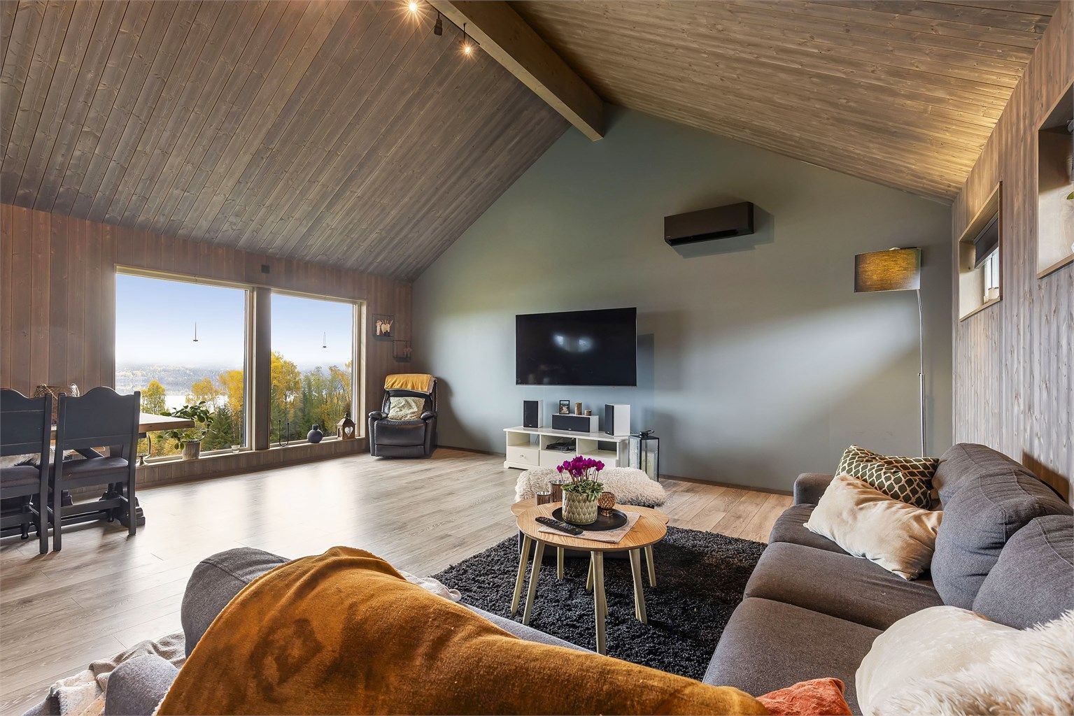 Fredrik Christoffersen presenterer Strannavegen 532