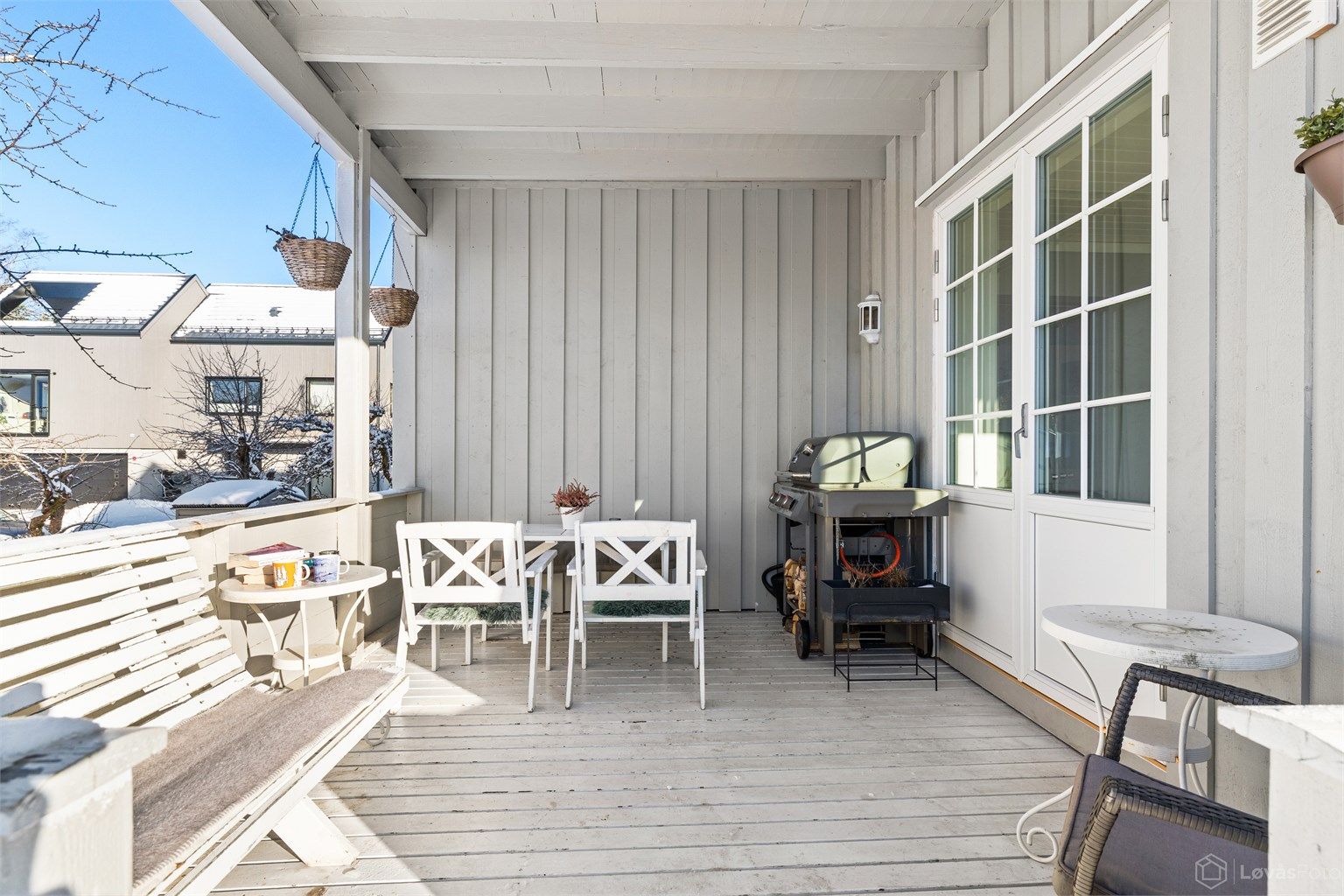Lun og hyggelig terrasse