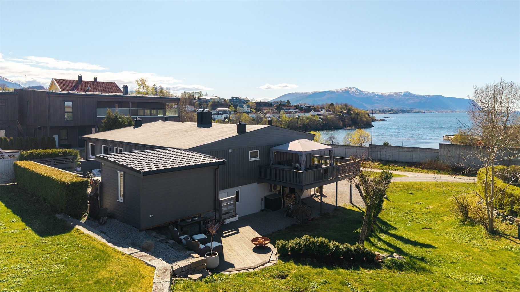 Velkommen til Vikagata 71 presentert av Krogsveen v/Eiendomsmegler/Partner Marit Stuen Aursnes