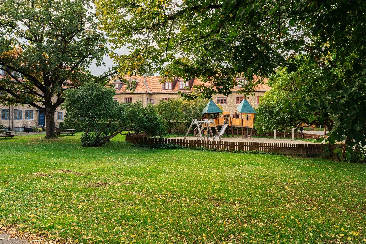 Flere lekeplasser og grøntområder for de minste.