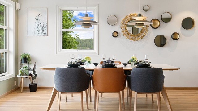 Spisestuen har god plass til et langbord for større selskaper.