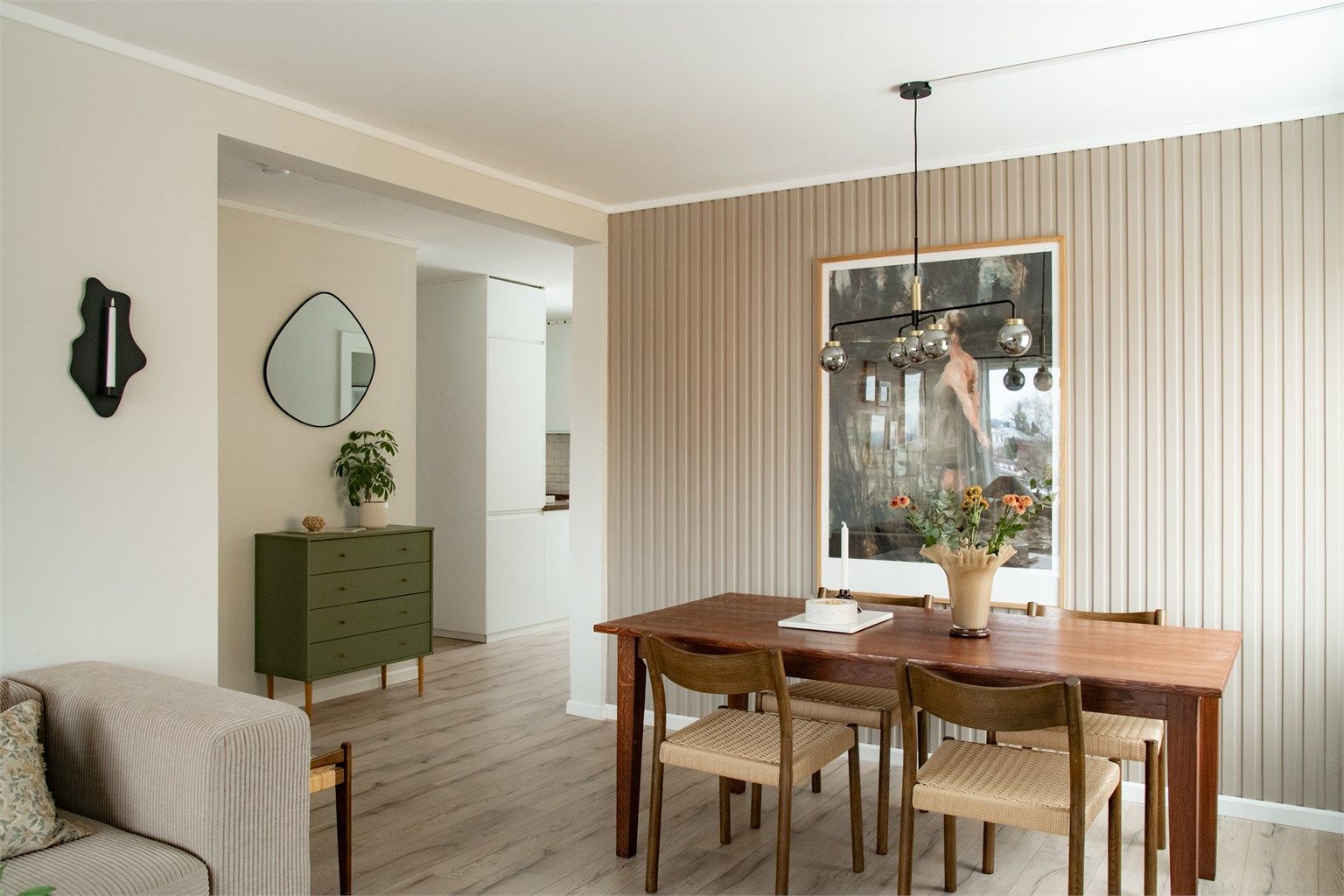 Praktisk planløsning som gir god plass til å innrede leiligheten i flere soner. 