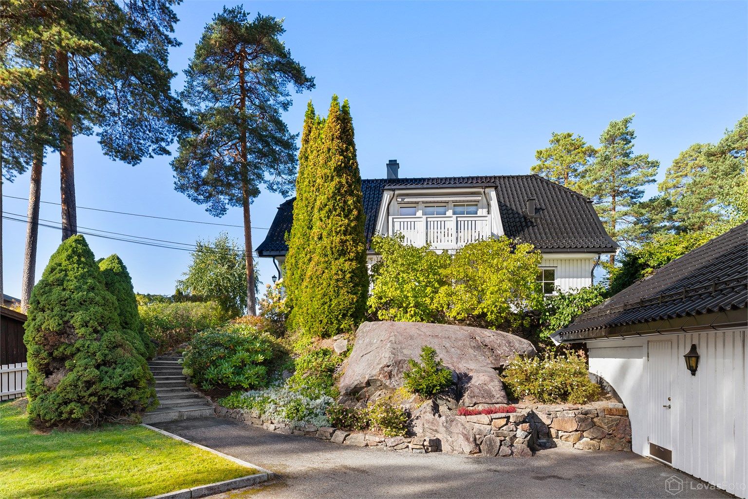 Det ble lagt nytt yttertak på både huset og garasjen i 2021