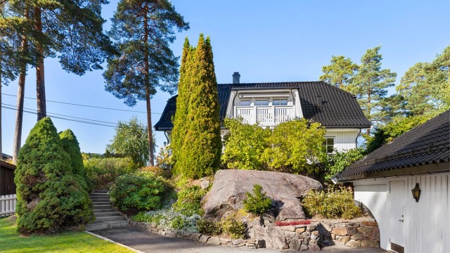 Det ble lagt nytt yttertak på både huset og garasjen i 2021