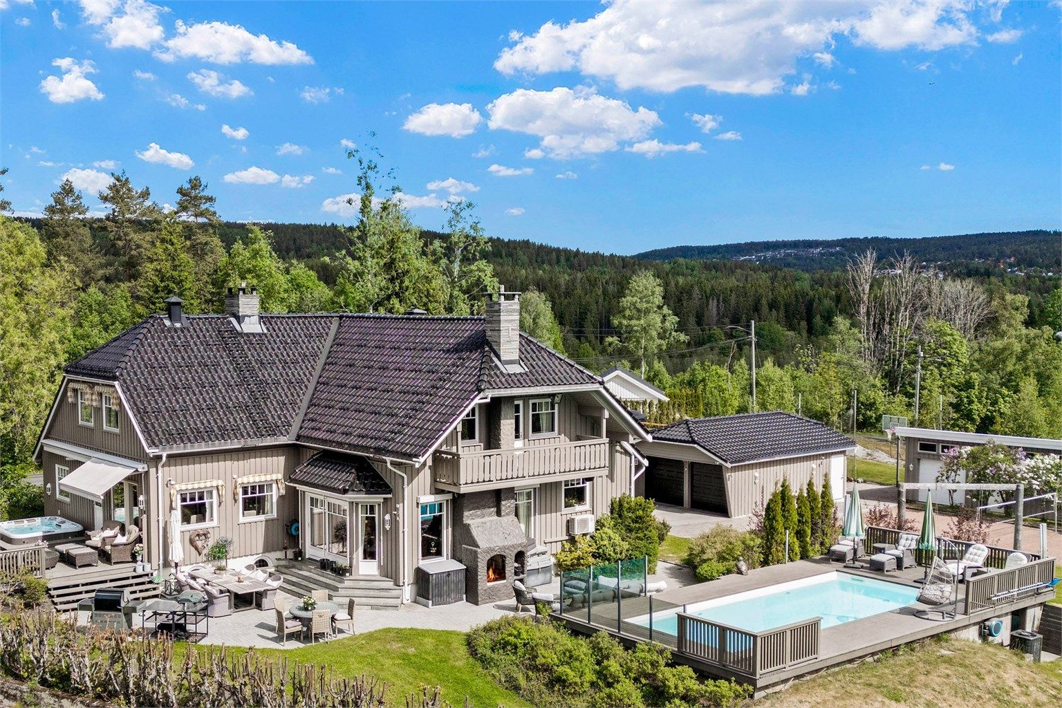 Innholdsrik og unik familiebolig over 3 plan