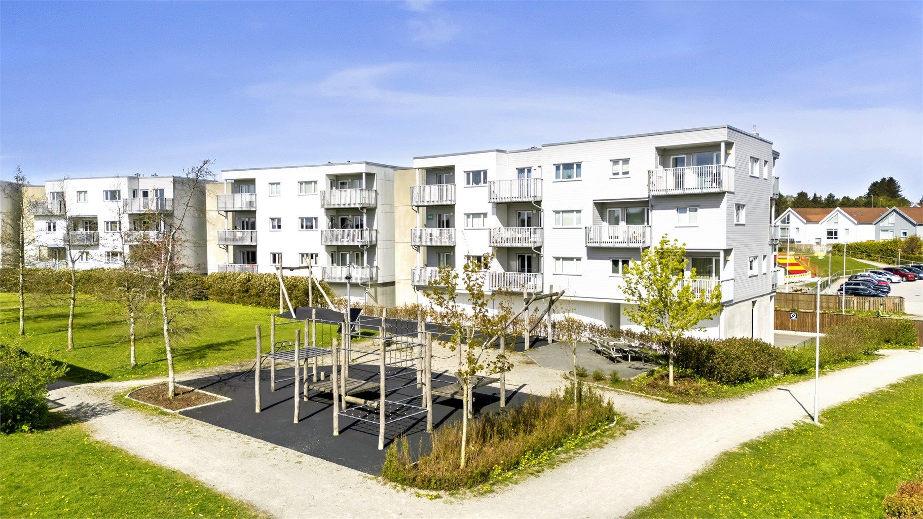 Boligen ligger i et familievennlige boligområdet (Foto: Marianne Lyse). 