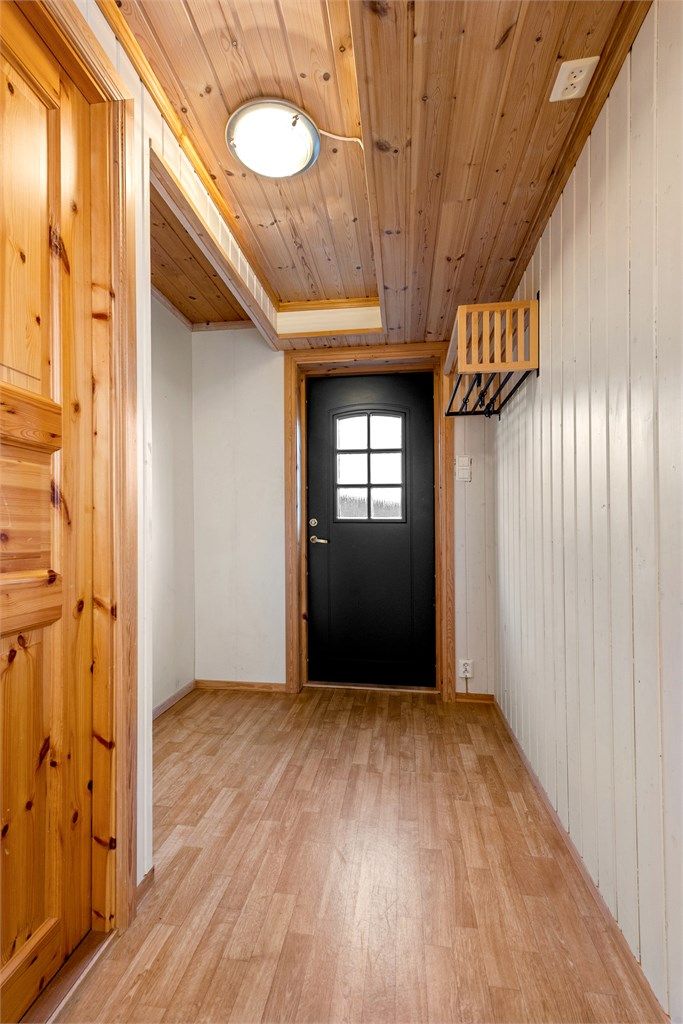 Entre/vindfang til utleiedel i underetasjen