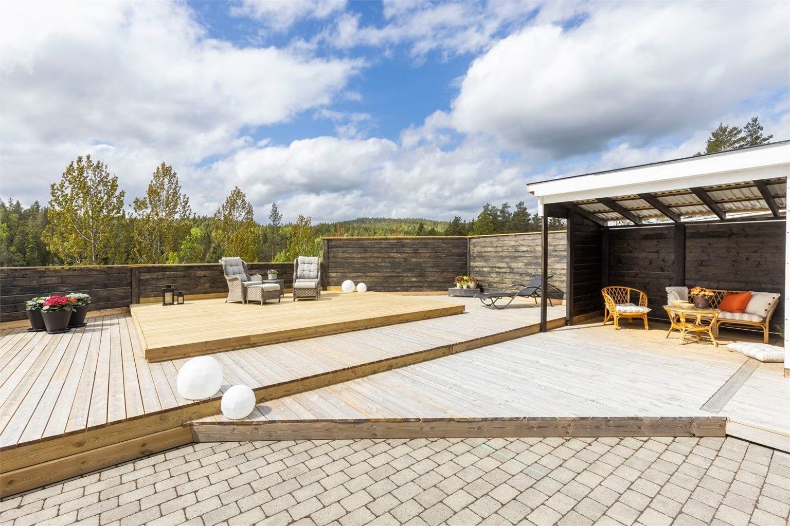 Meget usjenerte uteplasser