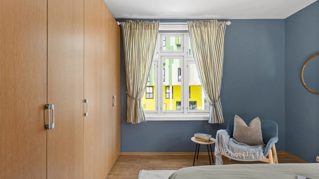 Soverom II med medfølgende garderobeskap.