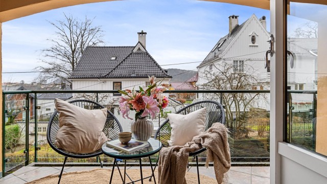 - Velkommen til historiske Kalfarveien 80! -