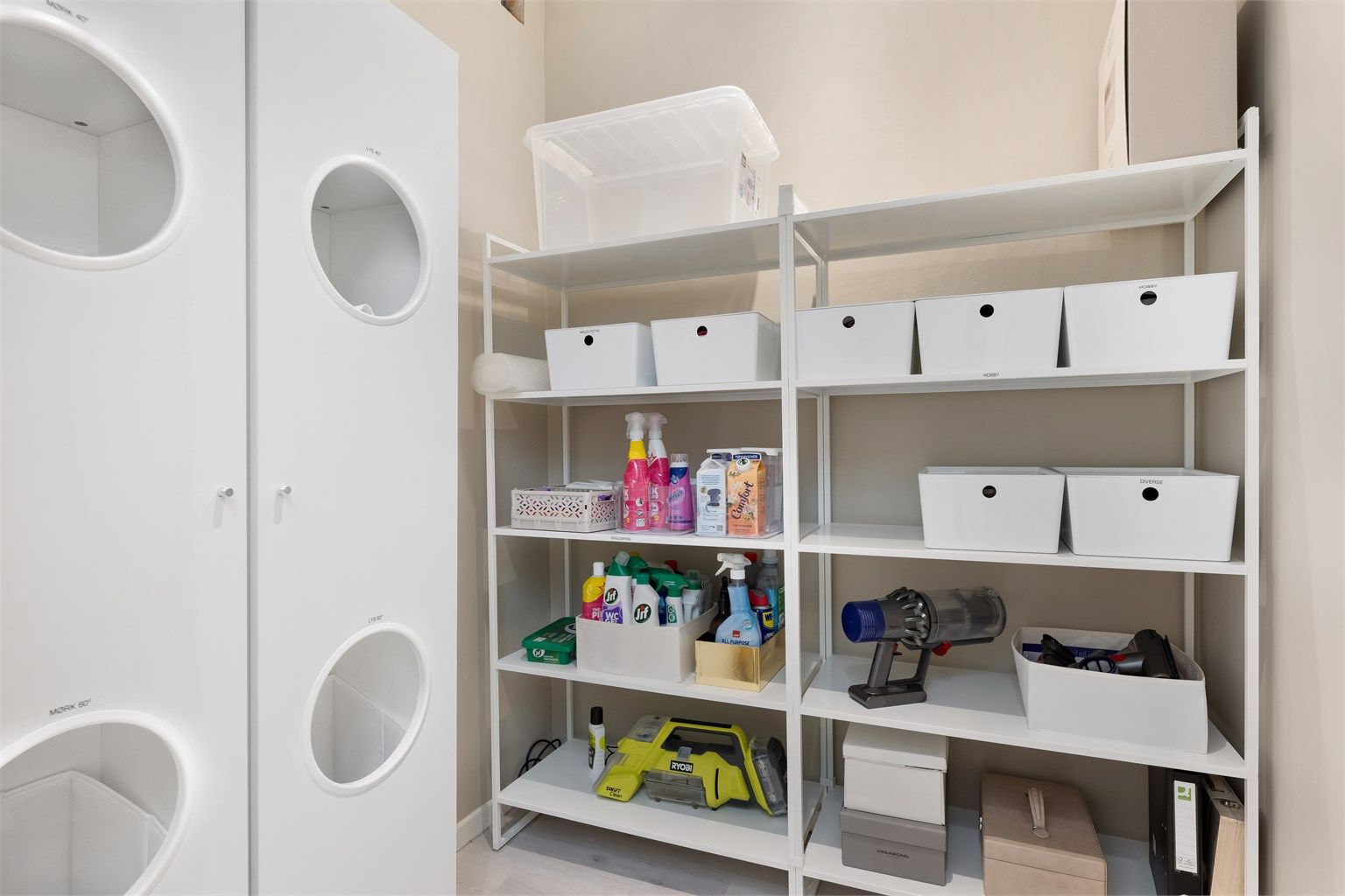 Praktisk innvendig bod. 