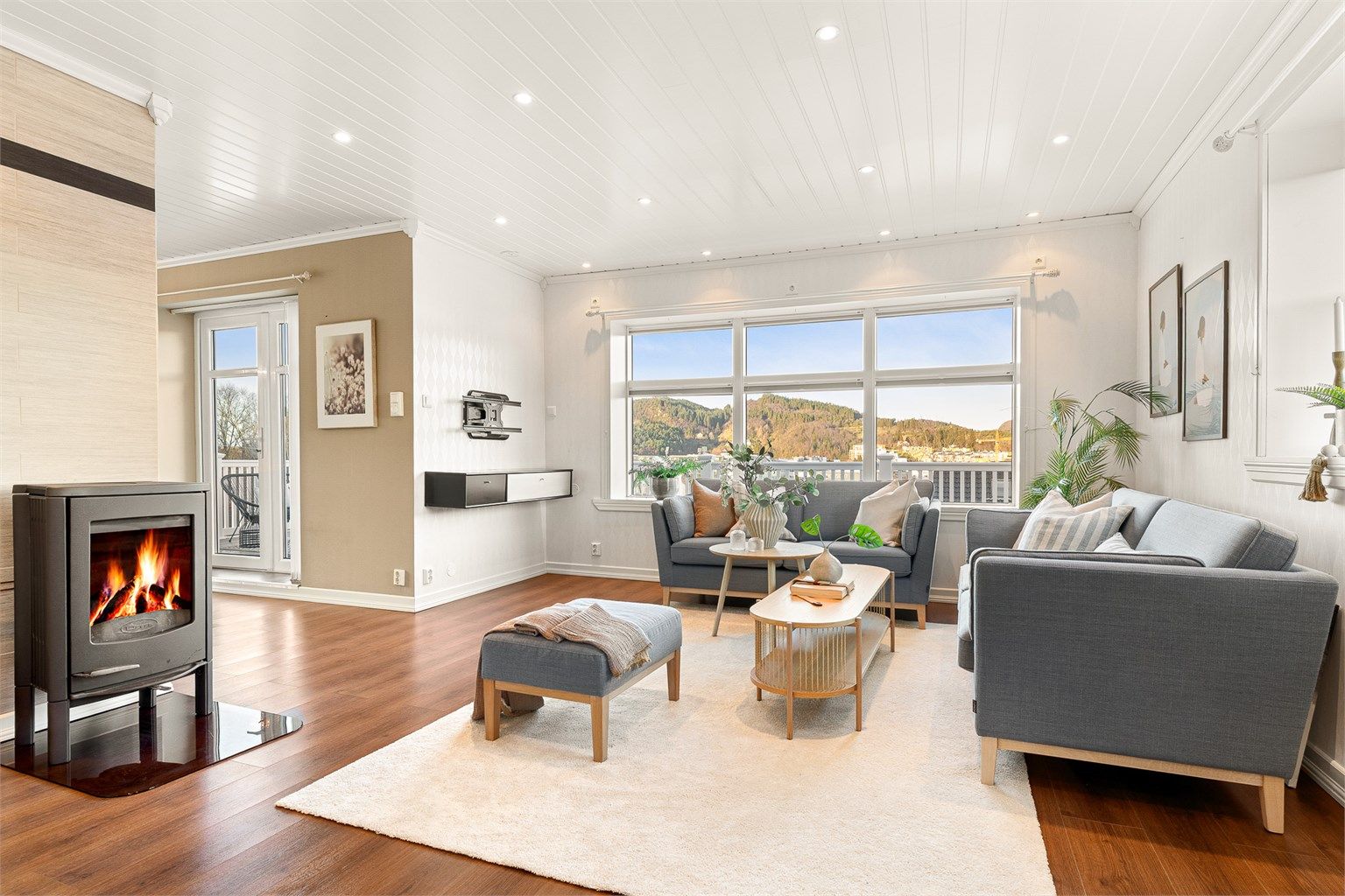  Innholdsrik og flott enebolig i et barnevennlig og meget sentralt boligområde i Åsane. Kort gangavstand til barnehage, skole og butikker. Foto: Stian Inderhaug 