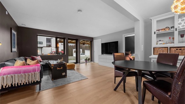 Velkommen til Skoglyvegen 6! Foto: Flytende Film AS (Thor Øyvind Borgersen)