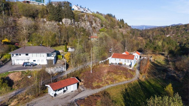 Området er bestående av både fastboende og hytteeiere.