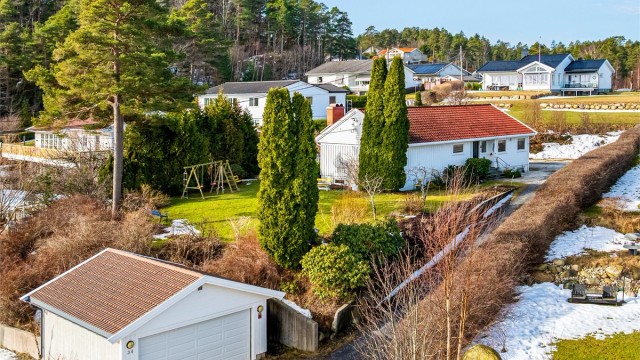 Enebolig med fantastisk beliggenhet nærme marka og havet.
