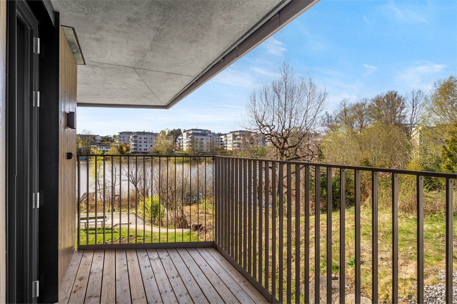 Balkong 2 mot nordvest - fin utsikt også her over Kolbotnvannet