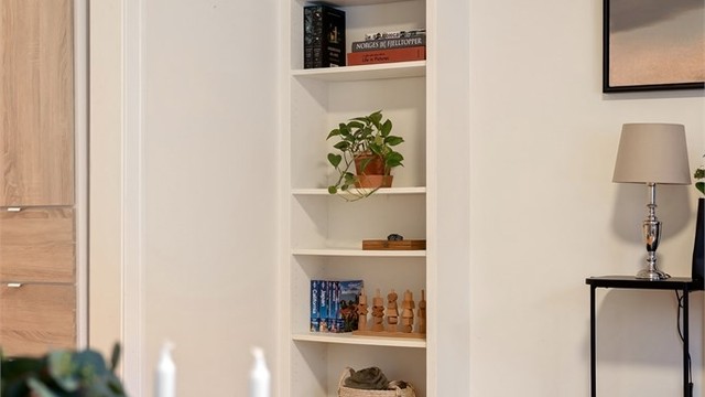 Plassbygde hyller gir en smart og arealeffektiv utnyttelse av plassen.