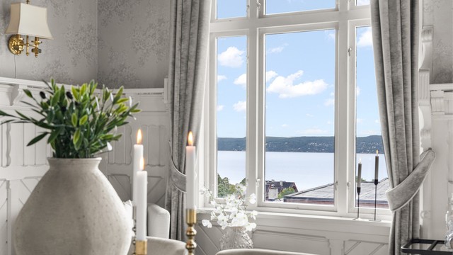Flott fjordutsikt fra spisestuen