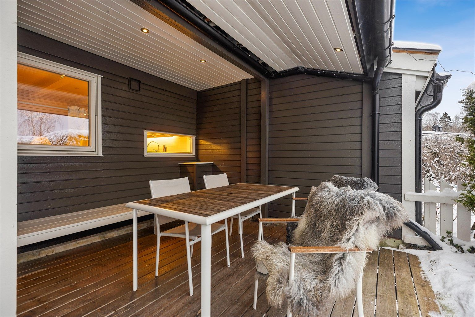 Overbygget terrasse med fine lys- og solforhold – her kan man virkelig nyte utelivet!