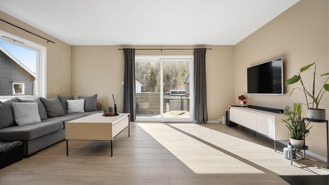 Dowlights i tak og store vindusflater som gir godt med lysinnslipp