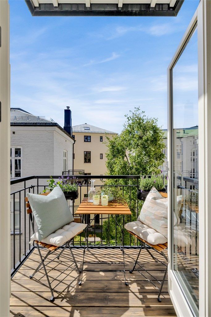 Et av leilighetens høydepunkter er den sydvestvendte balkongen.