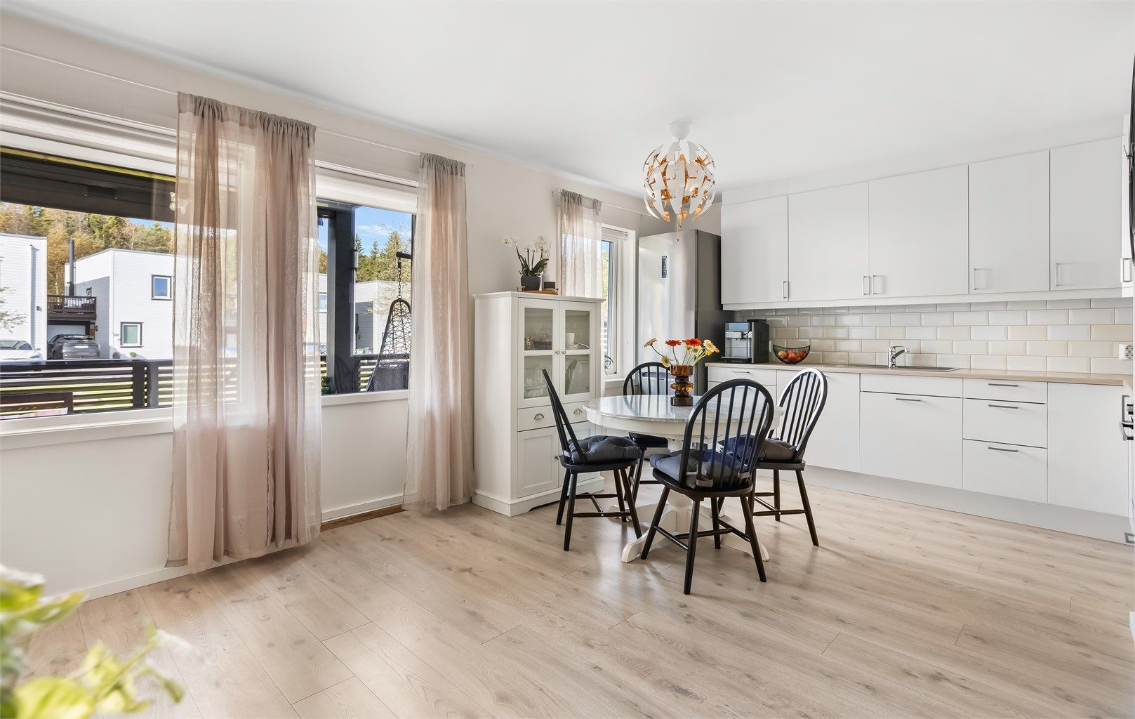 Velkommen til Harstadrøet 105B! En moderne og lekker 3-roms selveierleilighet med vestvendt terrasse!