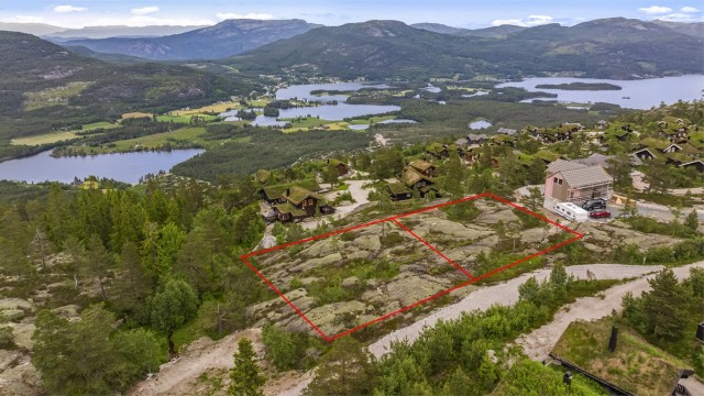 Velkommen til Vrådal Panorama! Inntegnede grenser er kun angivende - interessenter henvises til matrikkelkartet for nøyaktig grensebeskrivelse.
Foto: Fotograf Magik