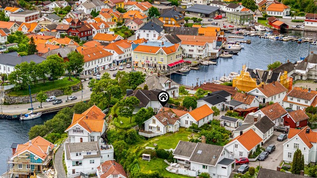 I Brevik finner du godt bevart trehusbebyggelse med arkitektur fra seilskutetiden.
