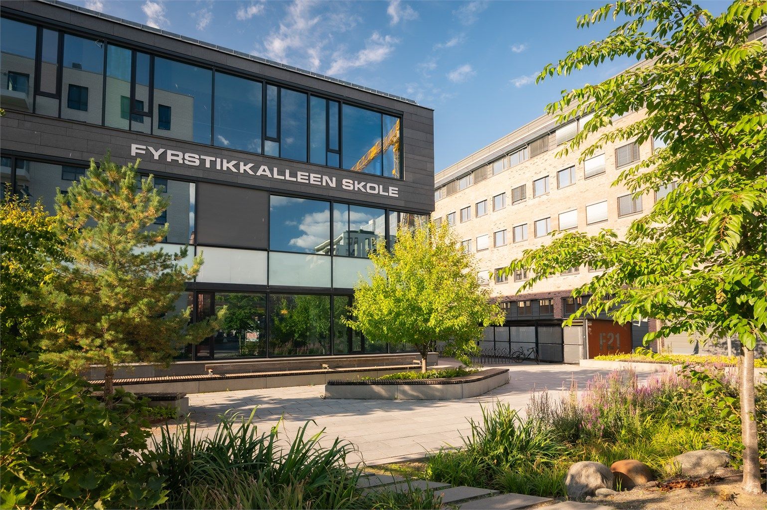 Fyrstikkalleen skole ligger kun få minutters gange fra boligen.
