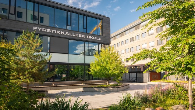 Fyrstikkalleen skole ligger kun få minutters gange fra boligen.
