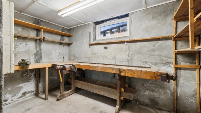 Et rom i kjelleren som egner seg godt som verksted eller hobbyrom.