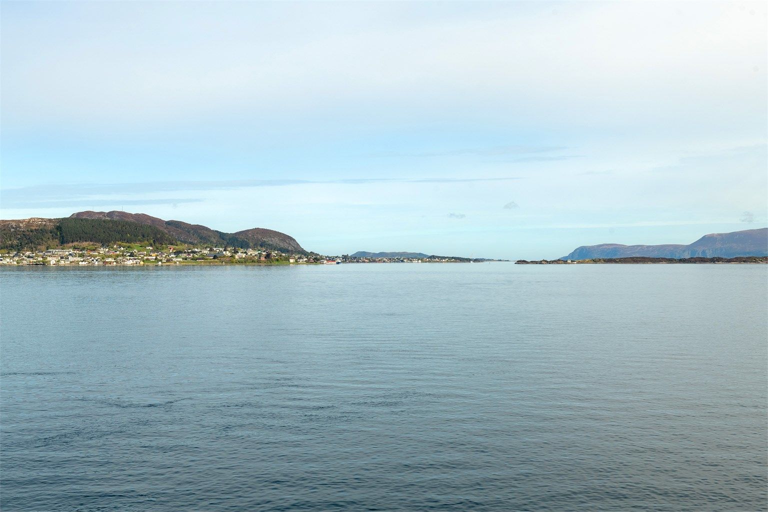 Fra eiendommen er det kort vei til turstiene på Byfjellet og til det nye Bybadet.