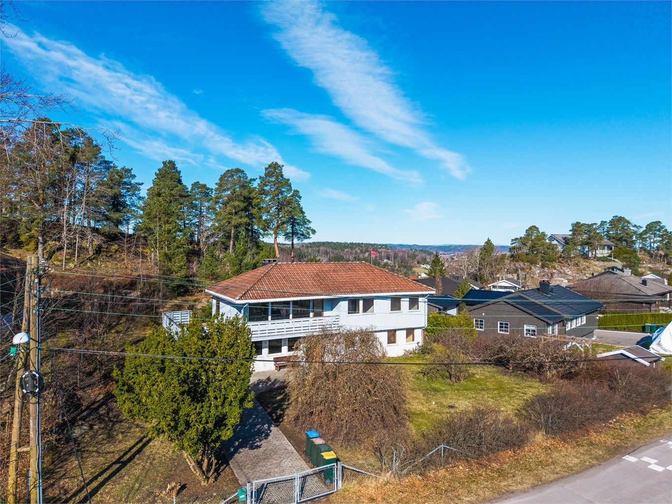 Hyggelig nabolag i populært område.