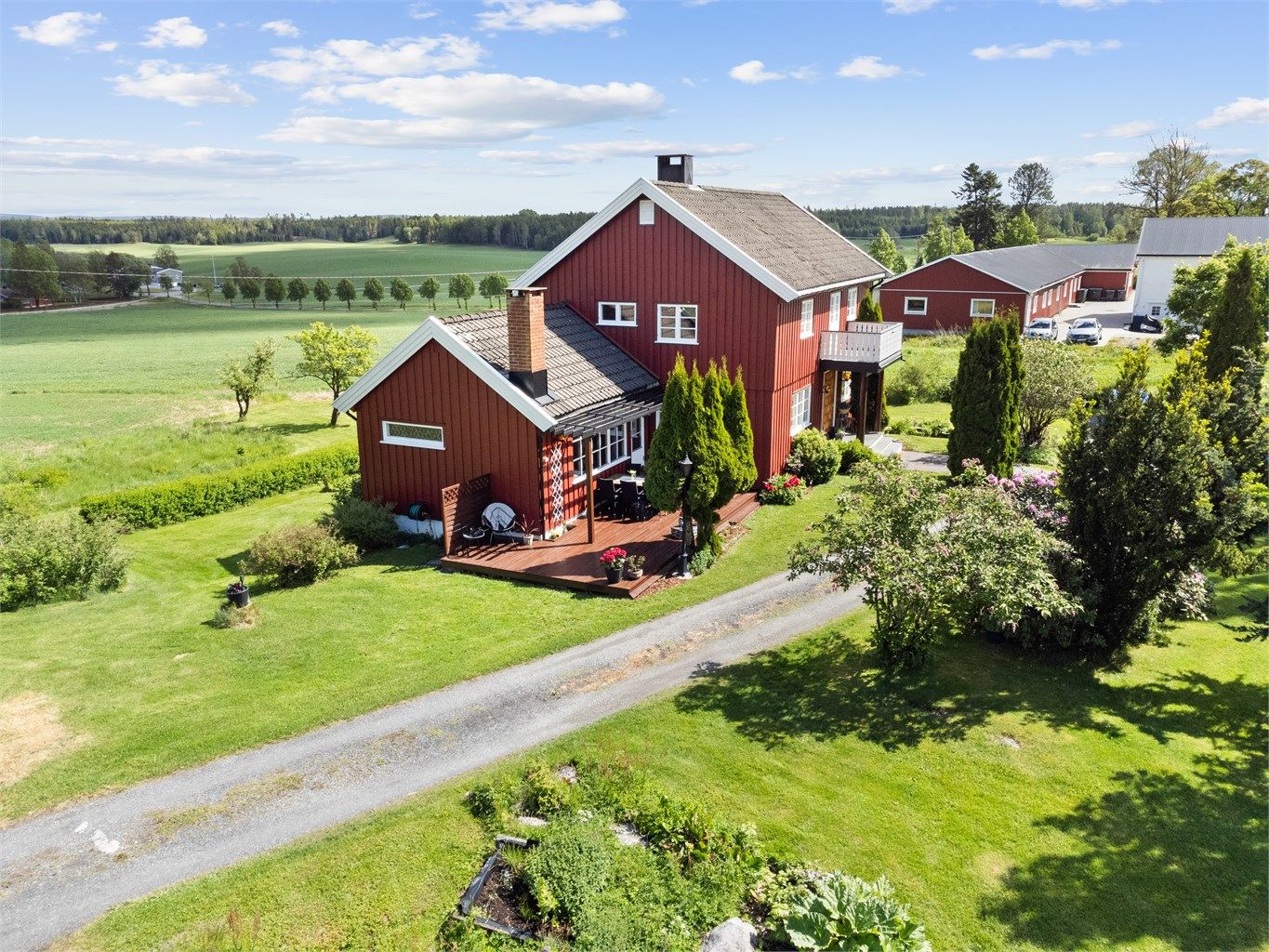 Eneboligens opprinnelige del ble oppført i 1957, tilbygg i både 1967 og 1977. Omfattende oppgraderinger ble utført rundt 2000.