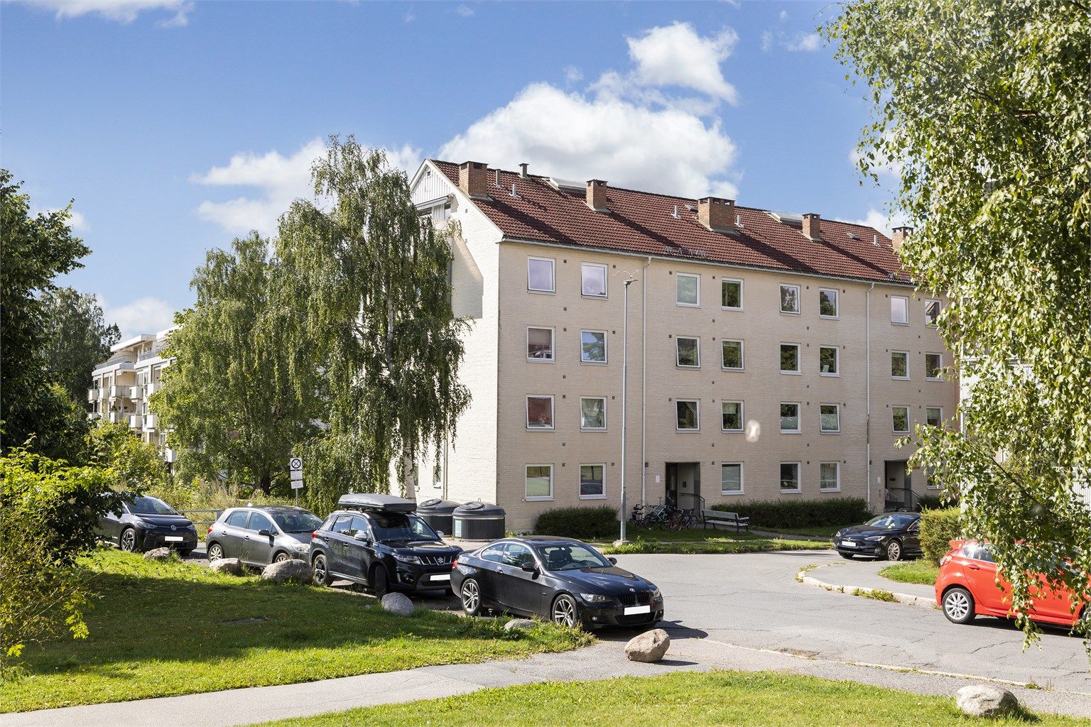 Borettslaget tilbyr leie av parkeringsplass etter venteliste.
