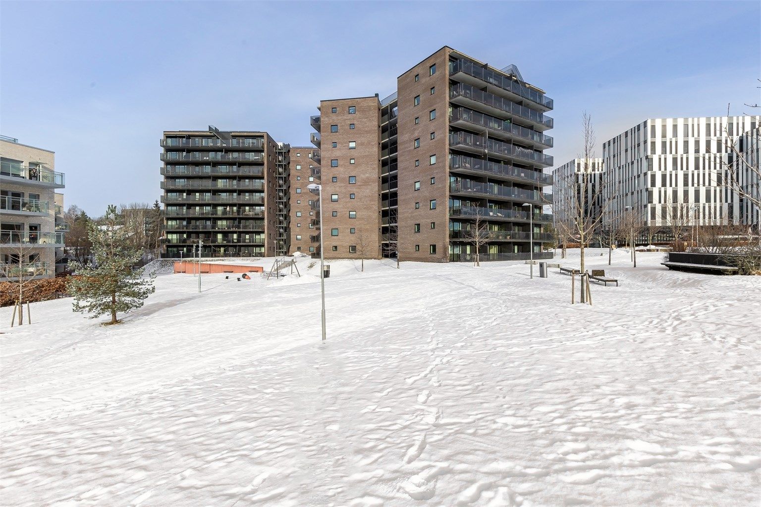 Dette er boligen for deg som ønsker å bo med nærhet til et rikt kollektivtilbud, butikker, nydelige turområder og sjøen