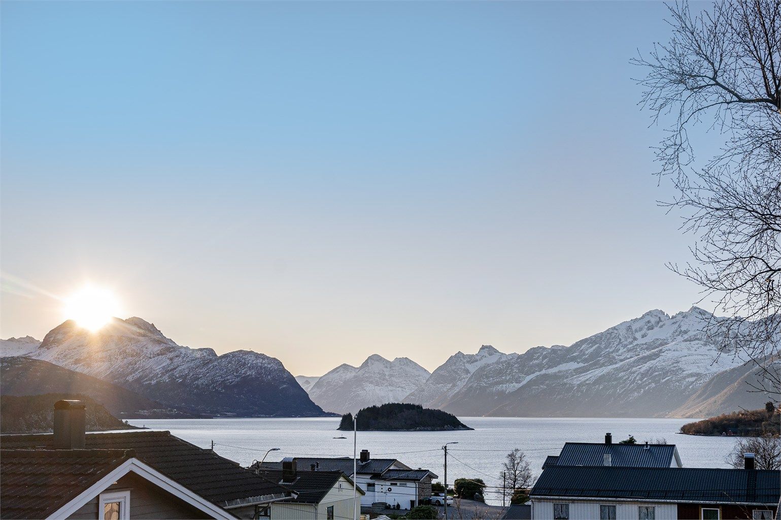 Flott utsikt mot Sunnmørsalpene