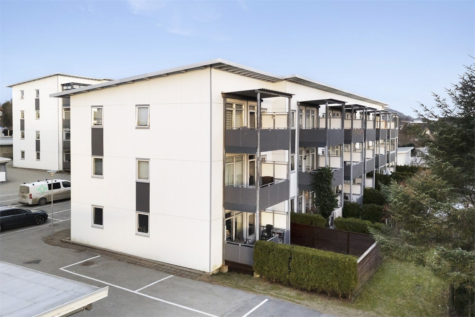 I 2019 ble fasaden oppgradert med vedlikeholdsfrie Steni-plater