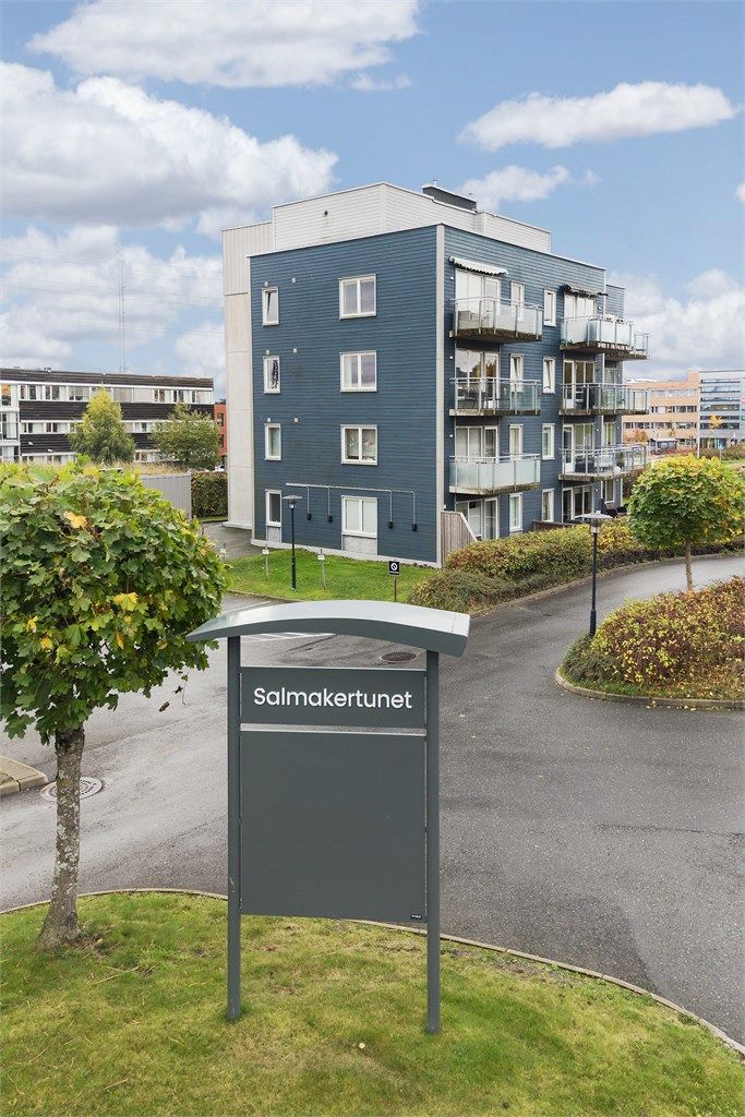 Salmakertunet 1 Borettslag ble oppført i 2008 og består av 16 andeler.