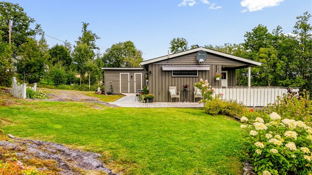 Det finnes også en gressplen som er perfekt til lek og moro for både store og små.