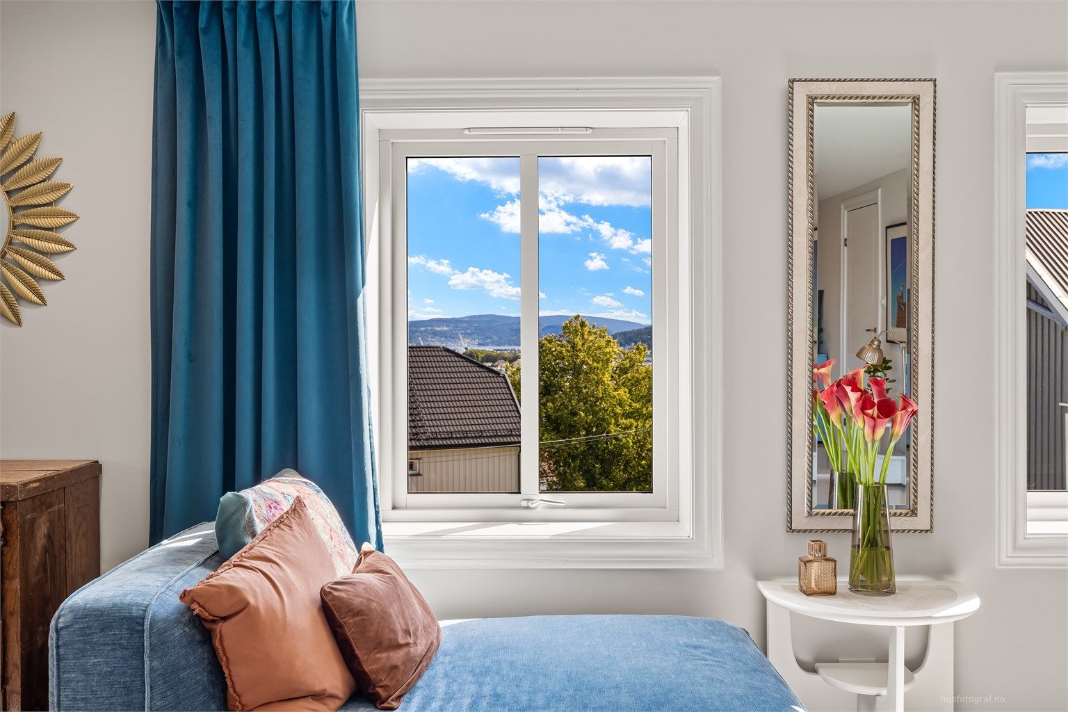 Fin utsikt fra leiligheten og ingen innsyn i leiligheten