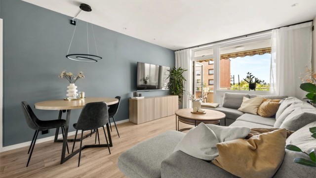 Boligen ligger veldig fint til i byggets høye 1. etasje. Foto: Martine Eren Jacobsen