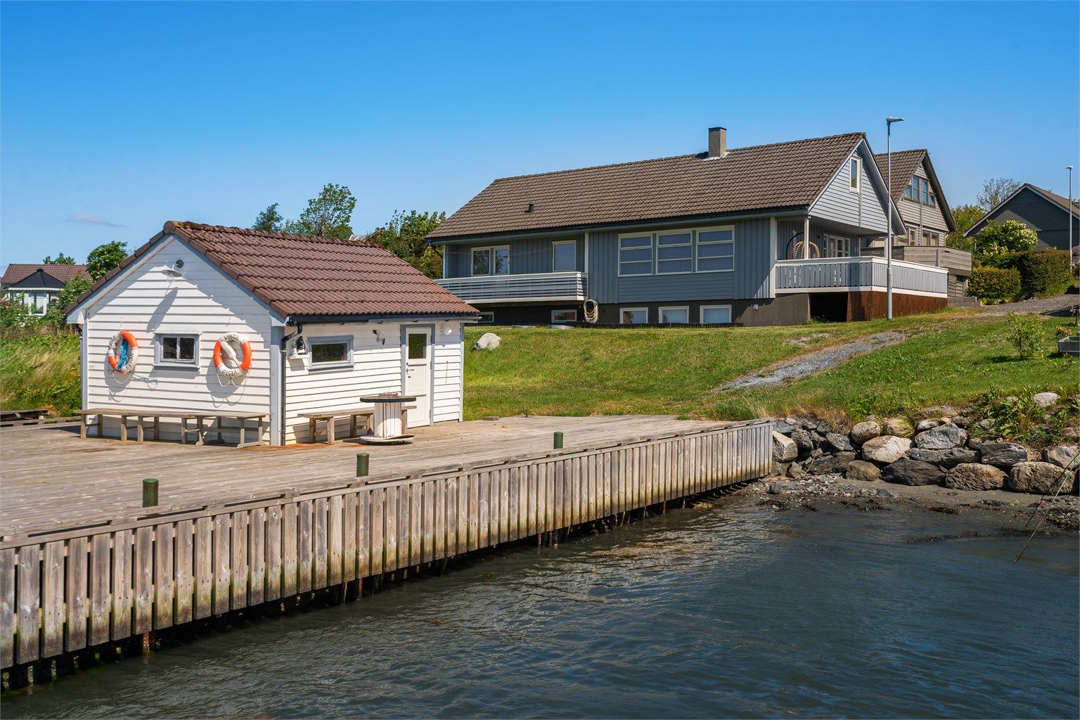 Fra eiendommen kan du nyte supre solforhold og spektakulære solnedganger