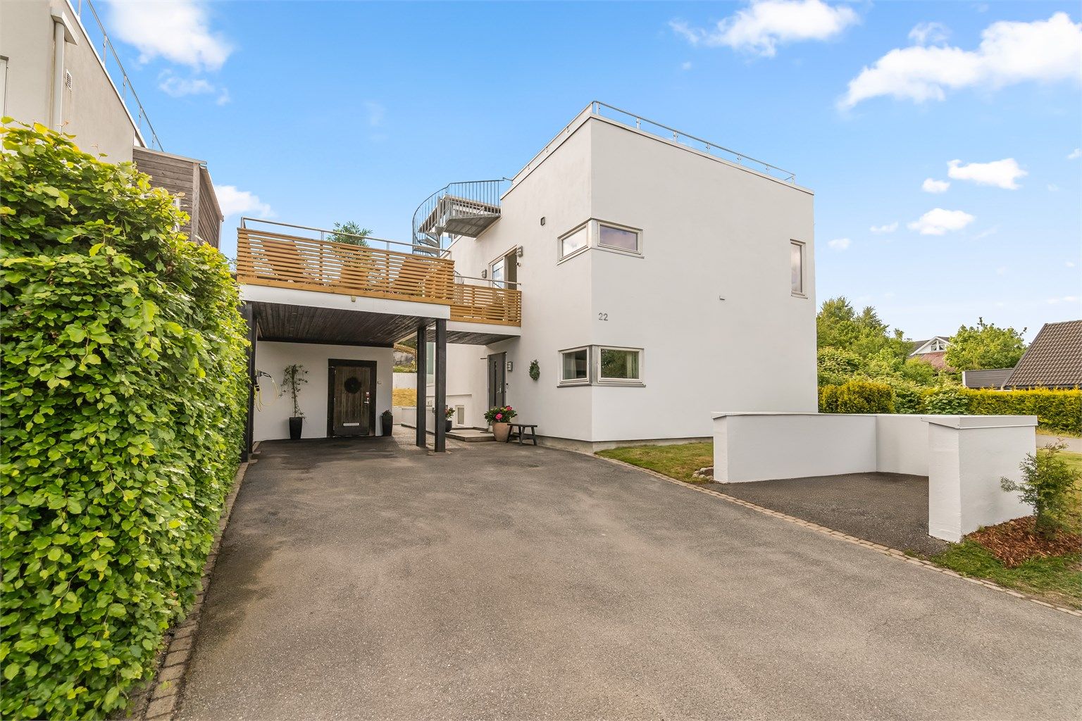 Dersom en er på utsikt etter en lettstelt og moderne funkis som er vesentlig påkostet med lite fremtidig vedlikeholdsbehov, bør denne boligen besiktiges.