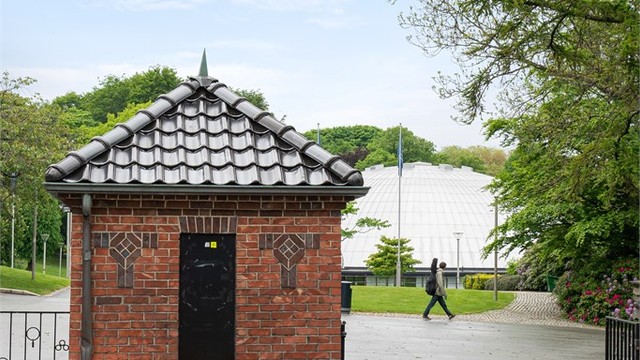 Bjergstedparken er nærmeste nabo.