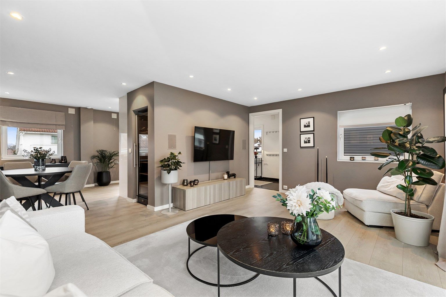 Lekker stue med moderne preg!