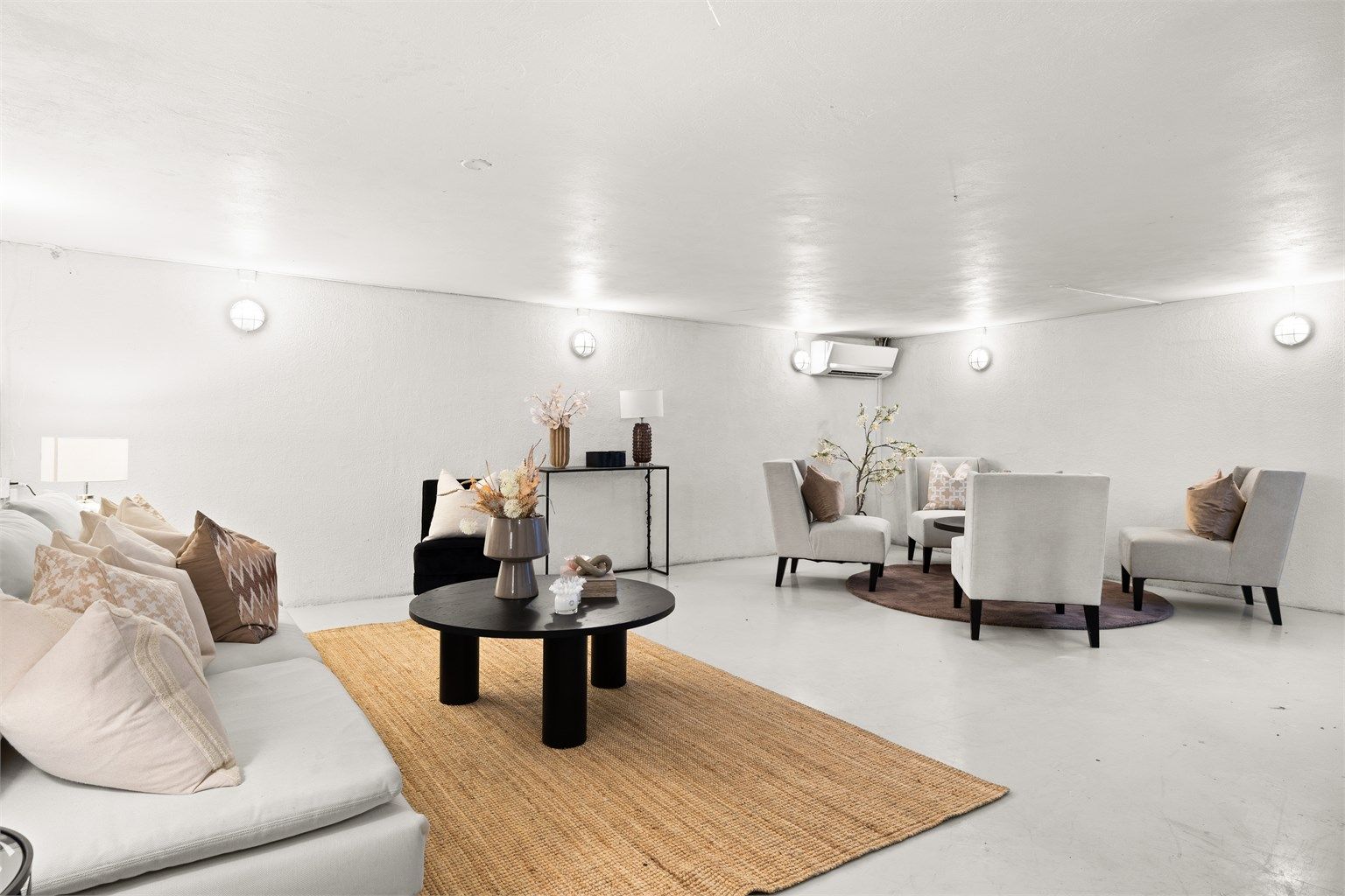 Garasjekjeller: Hobbyrom (ikke byggemeldt/godkjent for varig opphold)