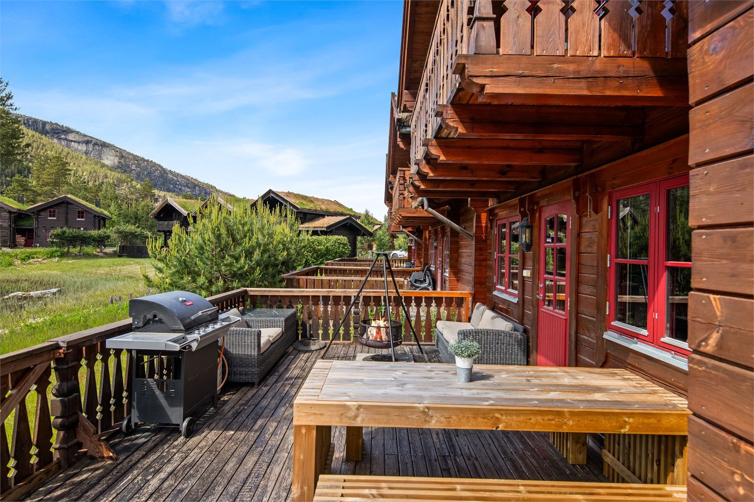 Her kan du skue utover fjell og natur.