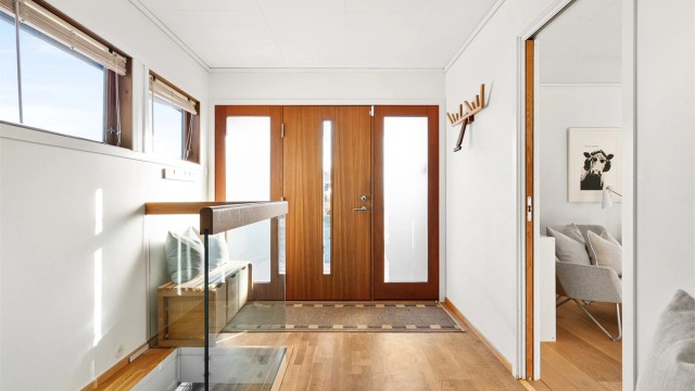 Trappenedgang til underetasje.