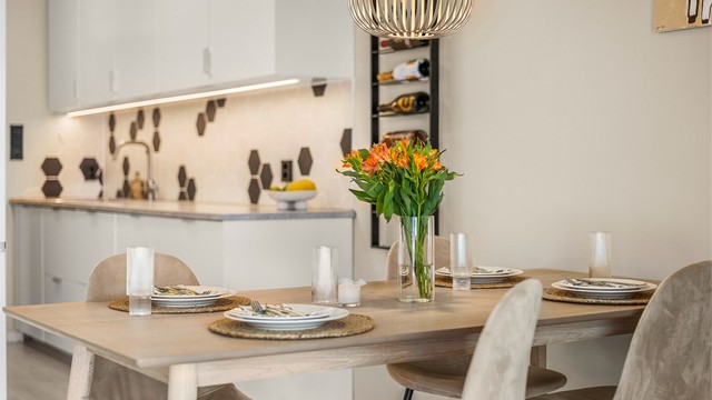 Her har man god plass til å samle familie og venner til hyggelige sammenkomster.